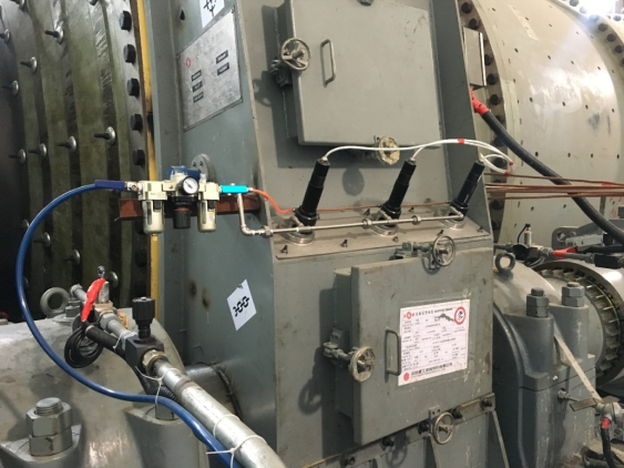 ͼ3 ��װ�ڳ������ϵĺ�����´�����