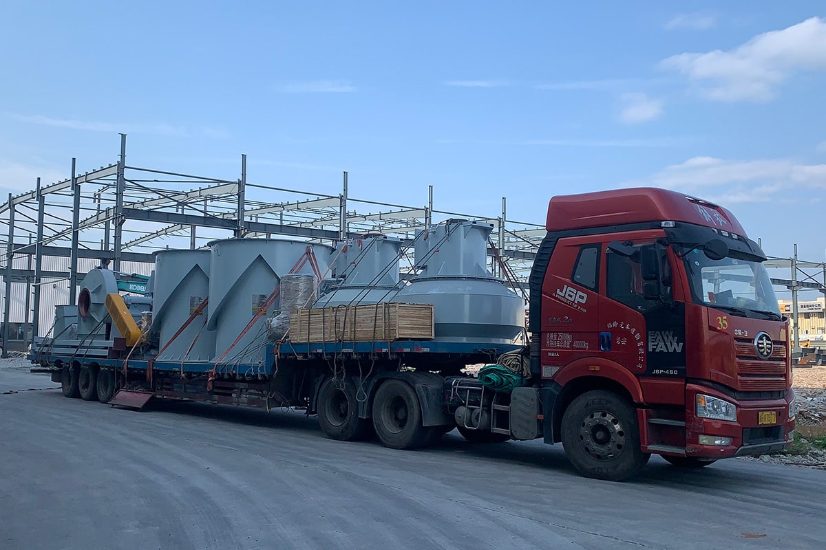 ����һ��������װ��ĥ�ۻ��׷�������˹̹